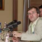 London-IPO-0712-106