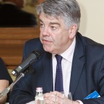 London-IPO-0712-136