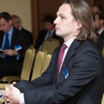 London-IPO-0712-332